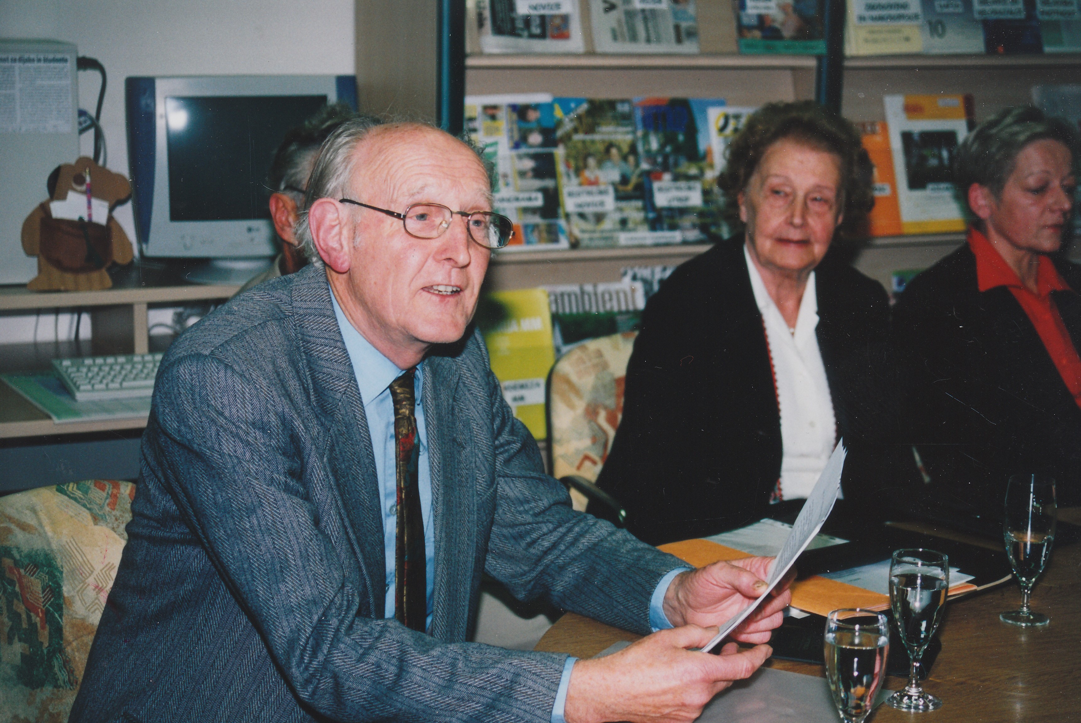 Janko Čar gost literarnega srečanja v knjižnici v letu 2002